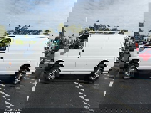 Used 2020 Chevrolet Express 2500 w/ Safety Package image 9