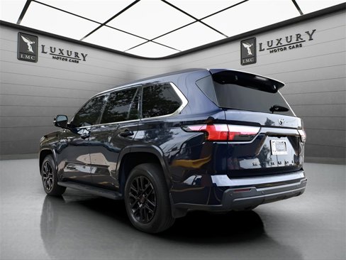 Used 2023 Toyota Sequoia SR5 w/ SR5 Premium Package image 5