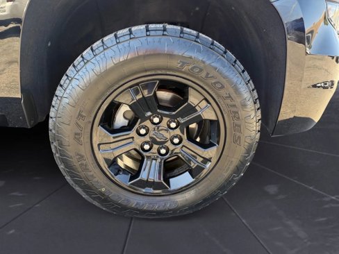 Used 2017 Chevrolet Tahoe LT w/ Z71 Midnight Edition image 38