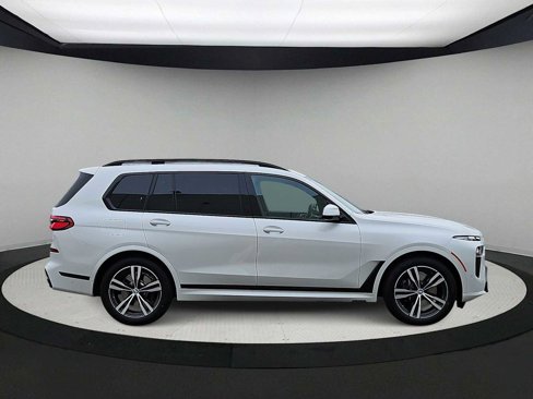 New 2026 BMW X6 M60i image 9