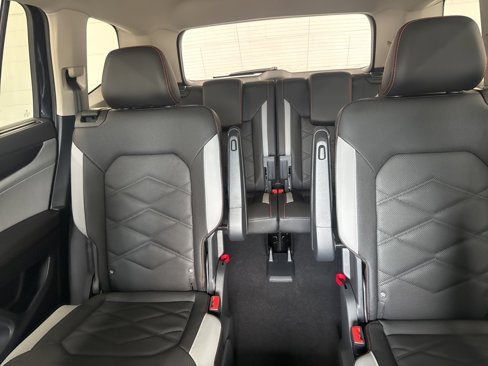 New 2026 Volkswagen Atlas Peak Edition image 26