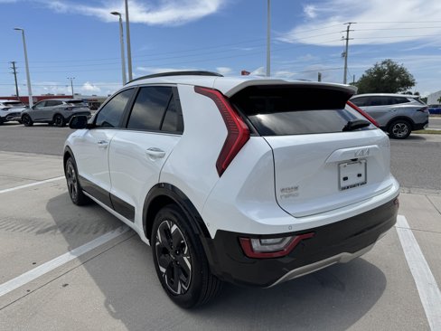 Certified 2024 Kia Niro Wave image 6