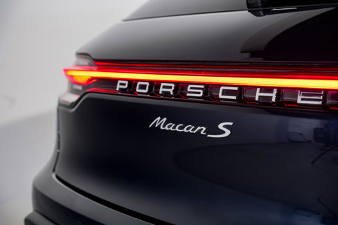 Used 2023 Porsche Macan S image 47