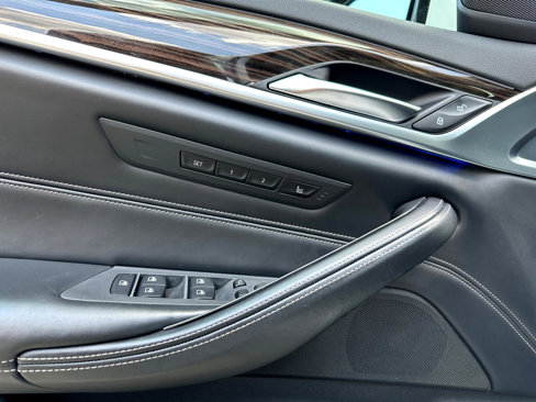 Used 2019 BMW 530i xDrive w/ Luxury Seating Package image 16