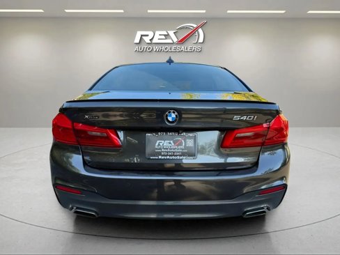 Used 2018 BMW 540i xDrive image 4