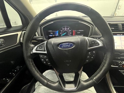 Used 2019 Ford Fusion SEL image 3
