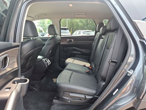 Used 2022 Kia Sorento S image 26