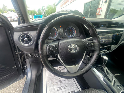 Used 2017 Toyota Corolla SE image 12
