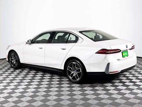 Used 2025 BMW i5 eDrive40i image 6