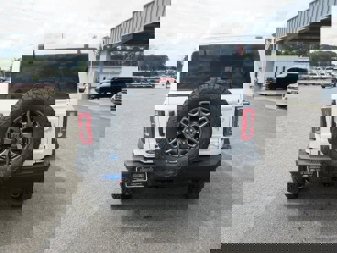 New 2025 Ford Bronco Badlands image 4