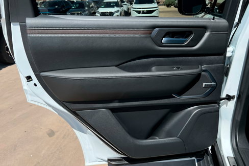 New 2025 Nissan Armada Platinum Reserve image 18