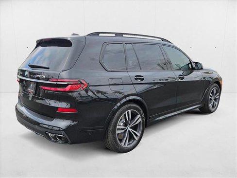 New 2026 BMW X7 M60i w/ Executive Package image 2