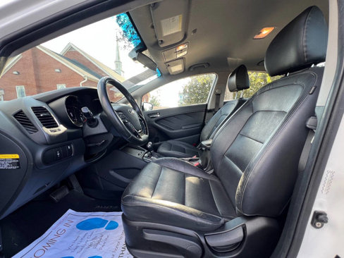 Used 2017 Kia Forte EX image 11
