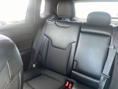 Used 2025 Jeep Compass Trailhawk image 38