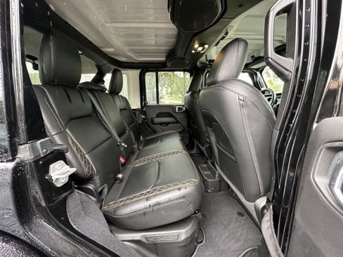 Used 2022 Jeep Wrangler Unlimited Sahara image 33