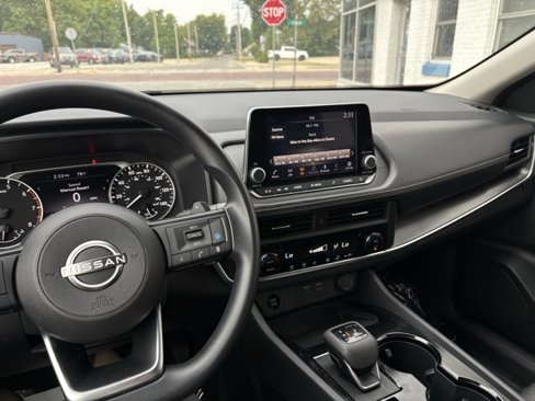 Used 2024 Nissan Rogue SV image 20
