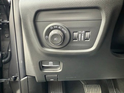 New 2025 Jeep Grand Cherokee Limited image 11