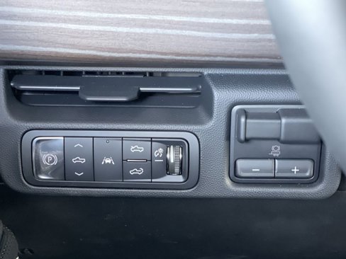 New 2025 GMC Sierra EV Denali image 17