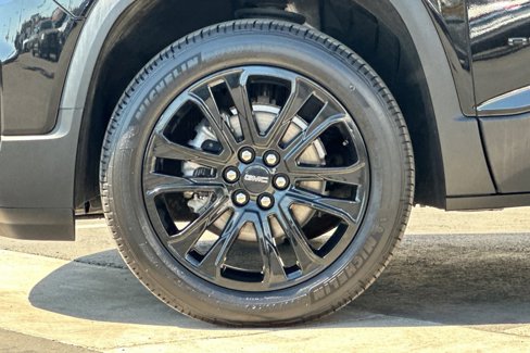 Used 2023 GMC Acadia SLE w/ Elevation Edition image 27