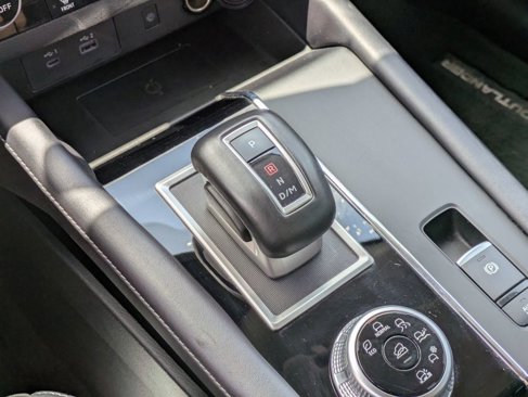 Used 2024 Mitsubishi Outlander SE image 25