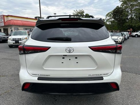 Used 2021 Toyota Highlander Platinum image 6