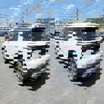 New 2026 Chevrolet Traverse LT w/ Driver Confidence Package image 3