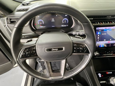 Used 2022 Jeep Grand Cherokee Overland w/ Luxury Tech Group IV image 11