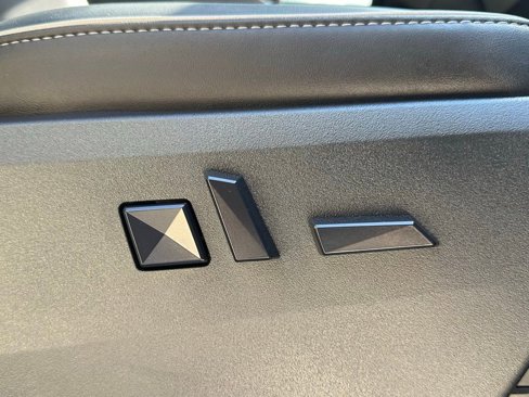 Used 2024 Tesla Cybertruck AWD Crew Cab image 49