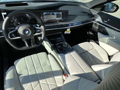 New 2025 BMW 760i xDrive image 10