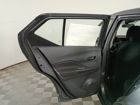 New 2025 Nissan Kicks Play S image 31