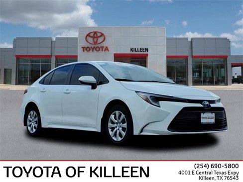 Certified 2024 Toyota Corolla LE image 1