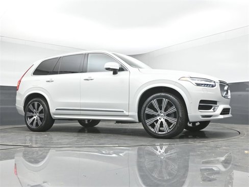 Used 2024 Volvo XC90 B6 Plus w/ Protection Package image 35