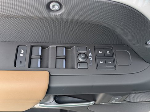 New 2026 Land Rover Defender 110 S image 21