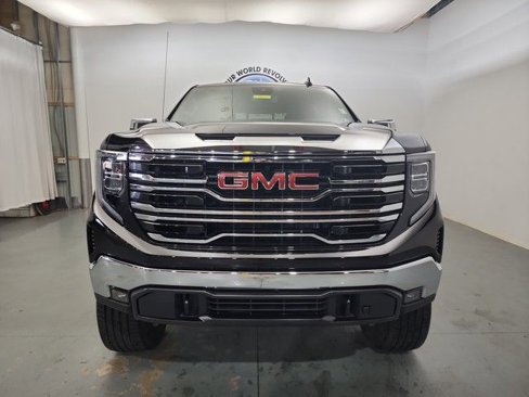 Used 2023 GMC Sierra 1500 SLT w/ SLT Premium Package image 12