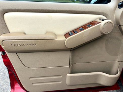 Used 2010 Ford Explorer Eddie Bauer image 20