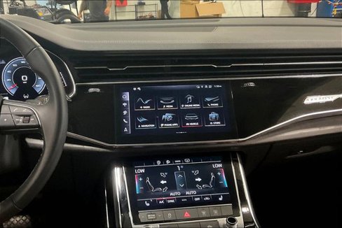 Certified 2025 Audi Q8 Premium image 6
