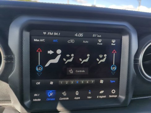 Used 2022 Jeep Wrangler Unlimited Sahara w/ Cold Weather Group image 15