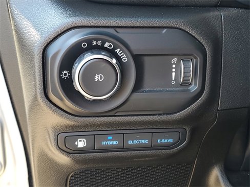 Used 2023 Jeep Wrangler Unlimited Sahara image 27