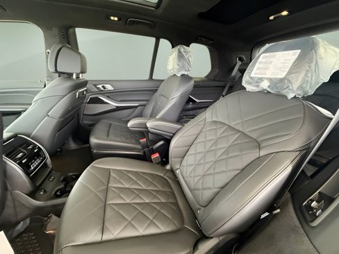 Used 2026 BMW X7 xDrive40i w/ M Sport Package image 27