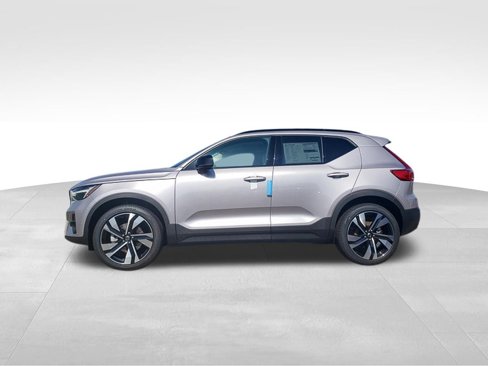 New 2026 Volvo XC40 B5 Ultra w/ Protection Package Premier image 3