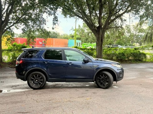 Used 2016 Land Rover Discovery Sport SE image 4