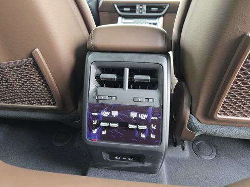 New 2025 Porsche Macan 4S Electric image 13
