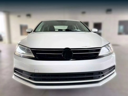 Used 2018 Volkswagen Jetta S image 2