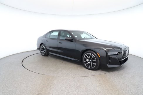 Used 2024 BMW 740i image 7