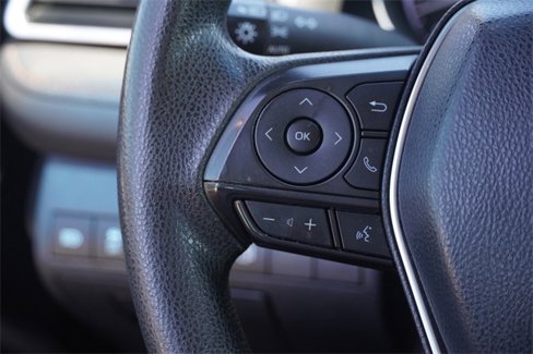 Used 2018 Toyota Camry LE image 26