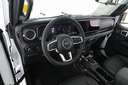 New 2025 Jeep Wrangler Unlimited Sahara image 10
