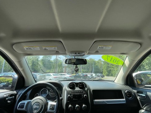 Used 2017 Jeep Compass Latitude image 22