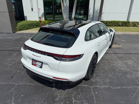 Used 2023 Porsche Panamera 4 w/ Premium Package image 19