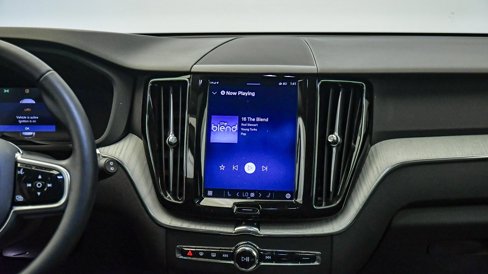 Certified 2025 Volvo XC60 B5 Plus image 14