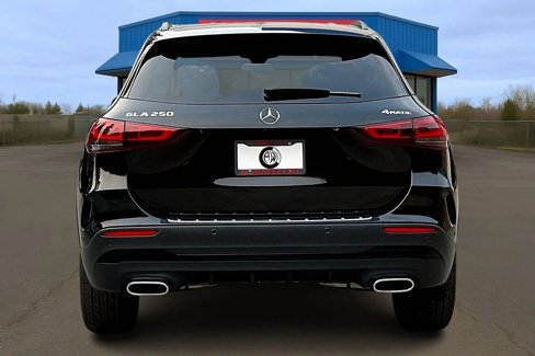 Used 2023 Mercedes-Benz GLA 250 4MATIC image 4